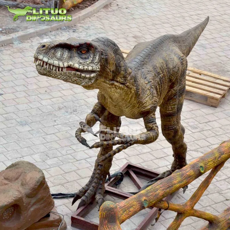 Robot Animatronic Deinonychus i naturlig storlek